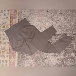 NVGTN Solid Seamless Leggings